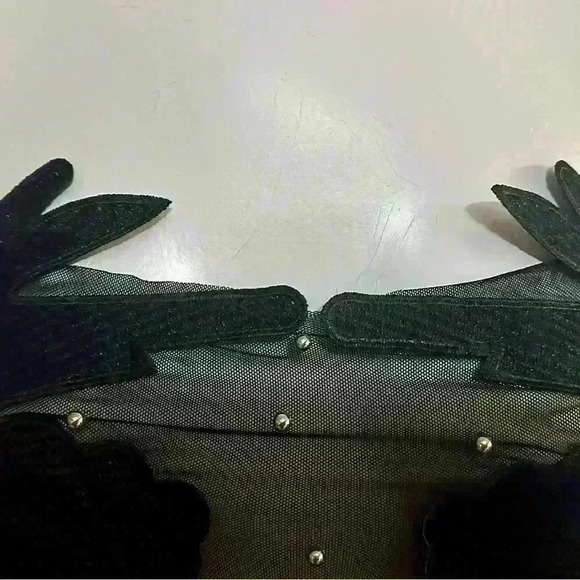 Pearls and Sheer Elegant strapless lingerie - Picture 3 of 7